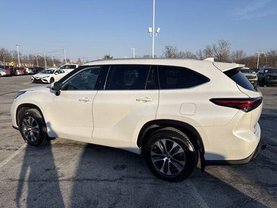 2022 Toyota Highlander XLE AWD (Natl)