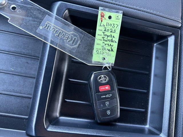 2025 Toyota Tundra 4WD 4WD SR5 CrewMax 5.5' Bed (SE)