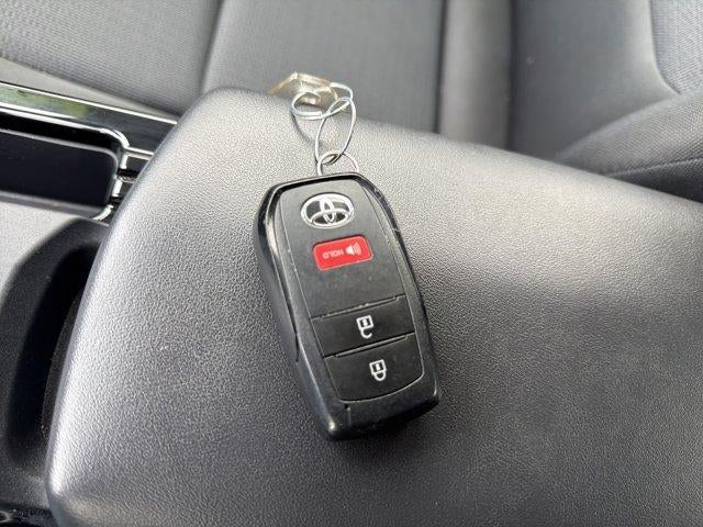 2025 Toyota Prius LE (Natl)