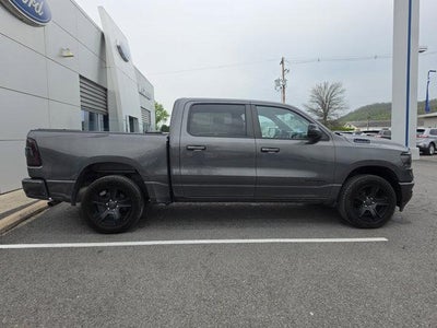 2022 RAM 1500 Big Horn 4x4 Crew Cab 5'7" Box