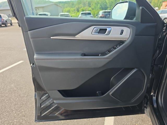 2025 Ford Explorer Active 4WD