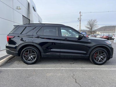2025 Ford Explorer ST-Line 4WD
