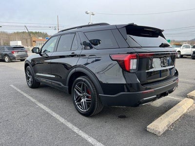 2025 Ford Explorer ST-Line 4WD
