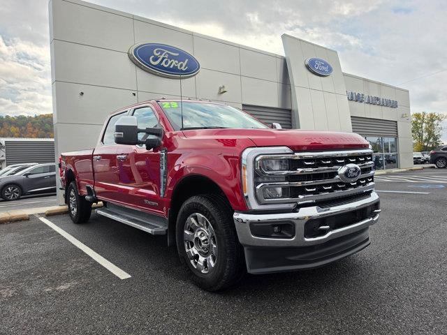 2023 Ford Super Duty F-250 SRW LARIAT 4WD Crew Cab 6.75' Box