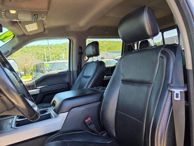 2019 Ford Super Duty F-350 DRW LARIAT 4WD Crew Cab 8' Box