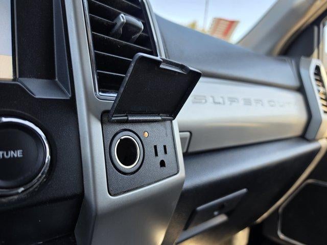 2019 Ford Super Duty F-350 DRW LARIAT 4WD Crew Cab 8' Box