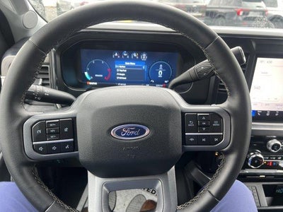 2025 Ford Super Duty F-350 DRW LARIAT 4WD Crew Cab 8' Box