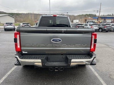 2025 Ford Super Duty F-350 DRW LARIAT 4WD Crew Cab 8' Box