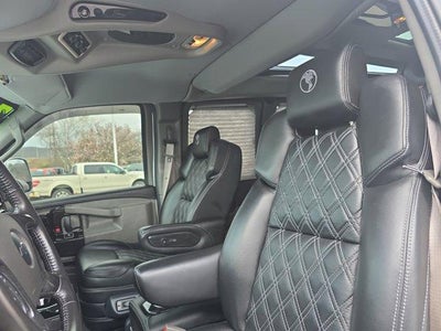 2021 Chevrolet Express Passenger 2500 Regular Wheelbase Rear-Wheel Drive 1LS