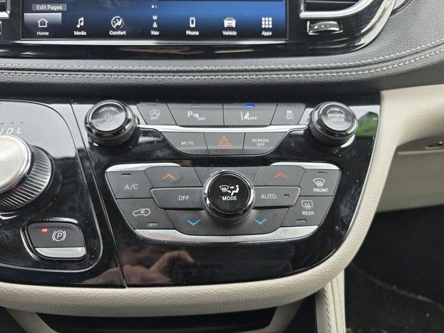 2023 Chrysler Pacifica Limited FWD