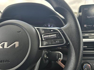 2023 Kia Forte LXS IVT