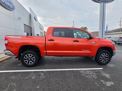 2017 Toyota Tundra 4WD 4WD SR5 CrewMax 5.5' Bed 5.7L (SE)