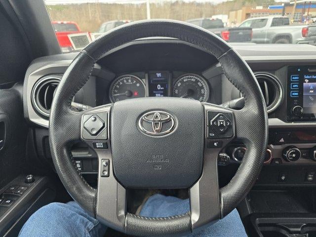 2017 Toyota Tacoma TRD Sport Access Cab 6' Bed V6 4x4 MT (Natl)