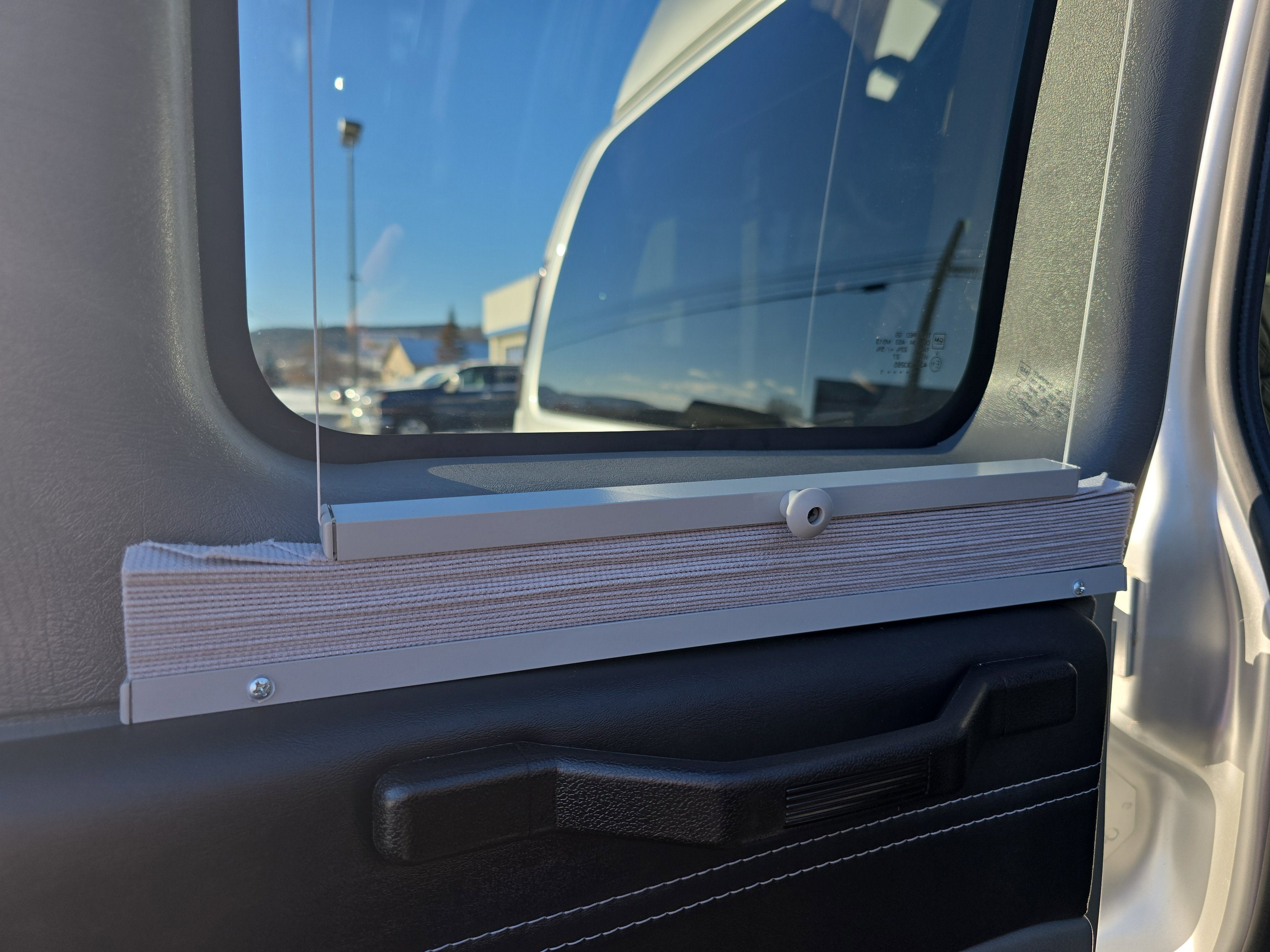 2021 Chevrolet Express Passenger 2500 1LS