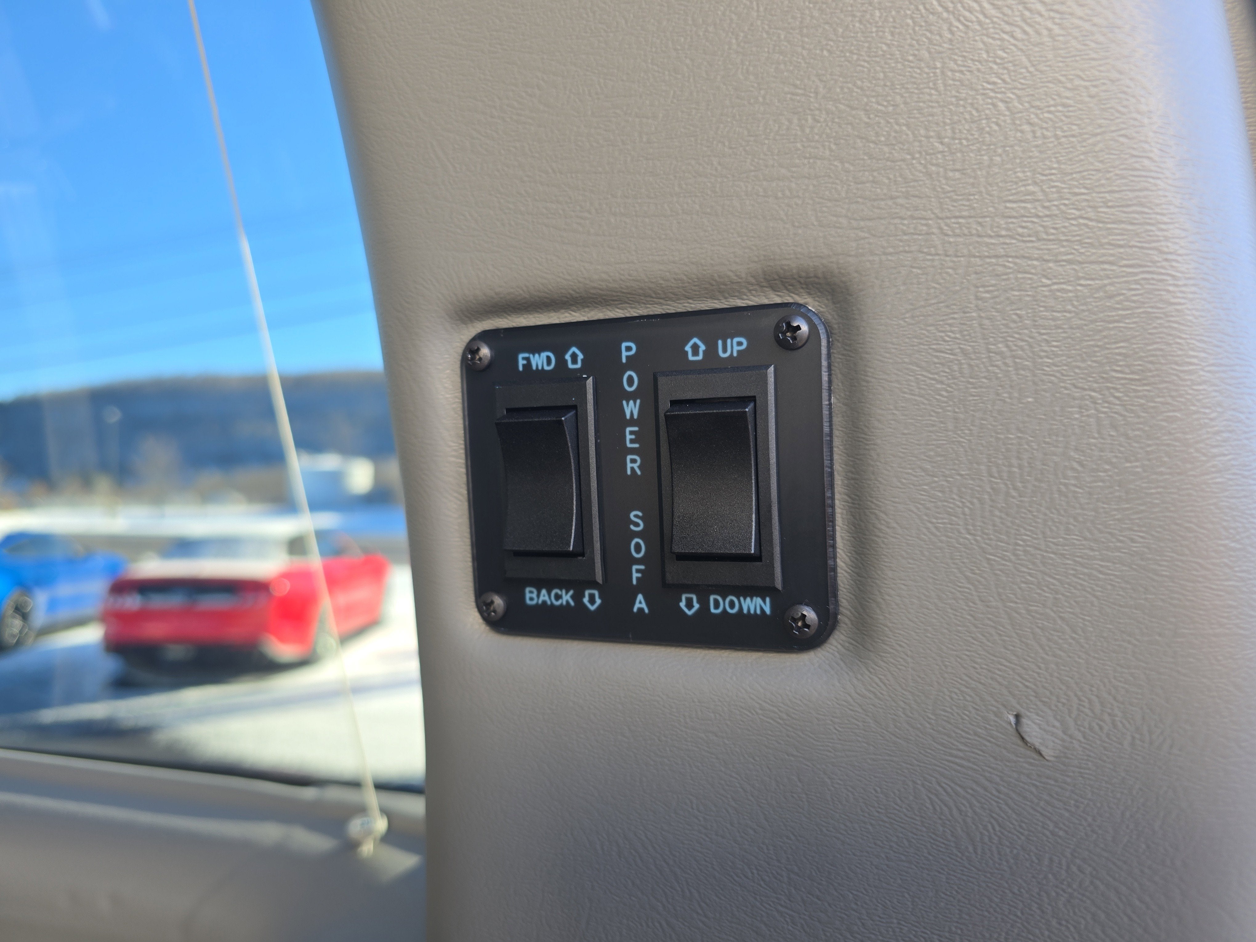 2021 Chevrolet Express Passenger 2500 1LS