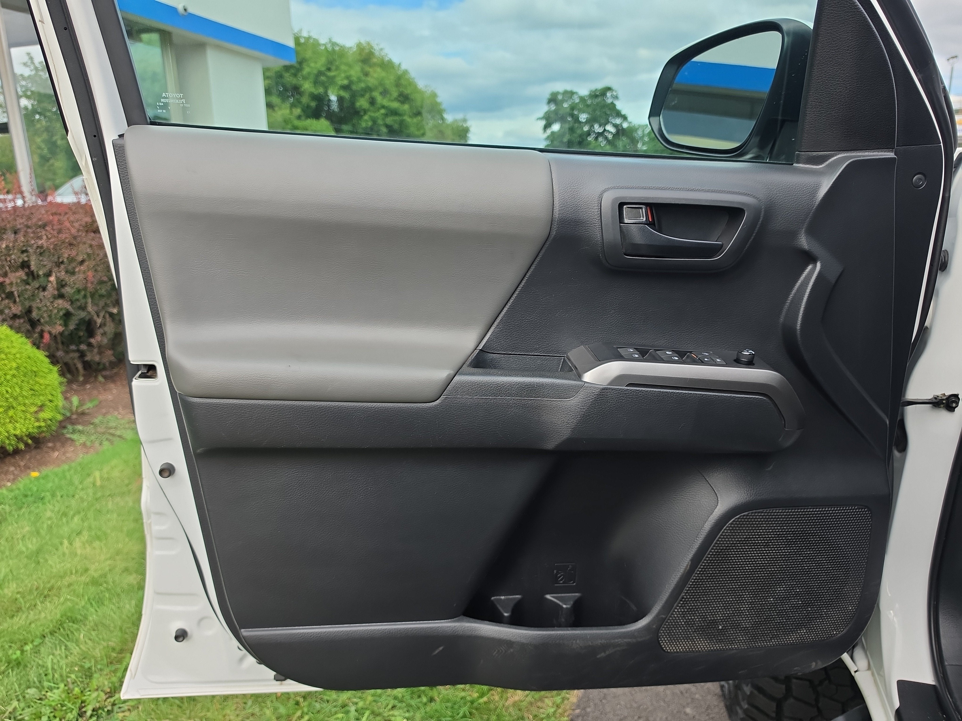 2022 Toyota Tacoma 4WD SR