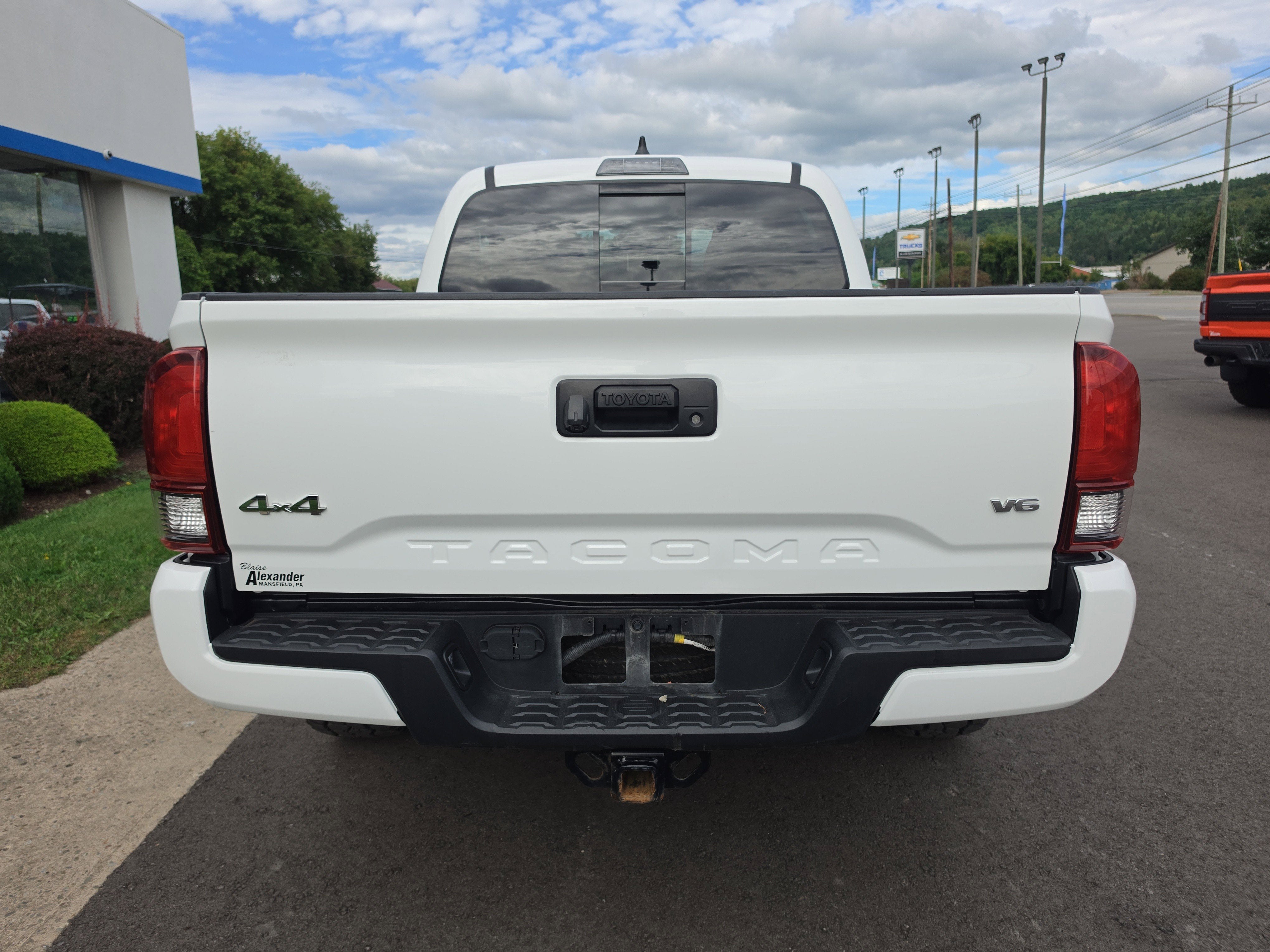 2022 Toyota Tacoma 4WD SR