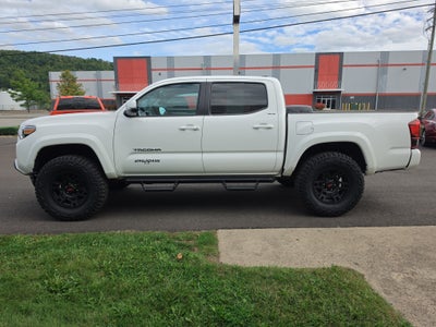 2022 Toyota Tacoma 4WD SR