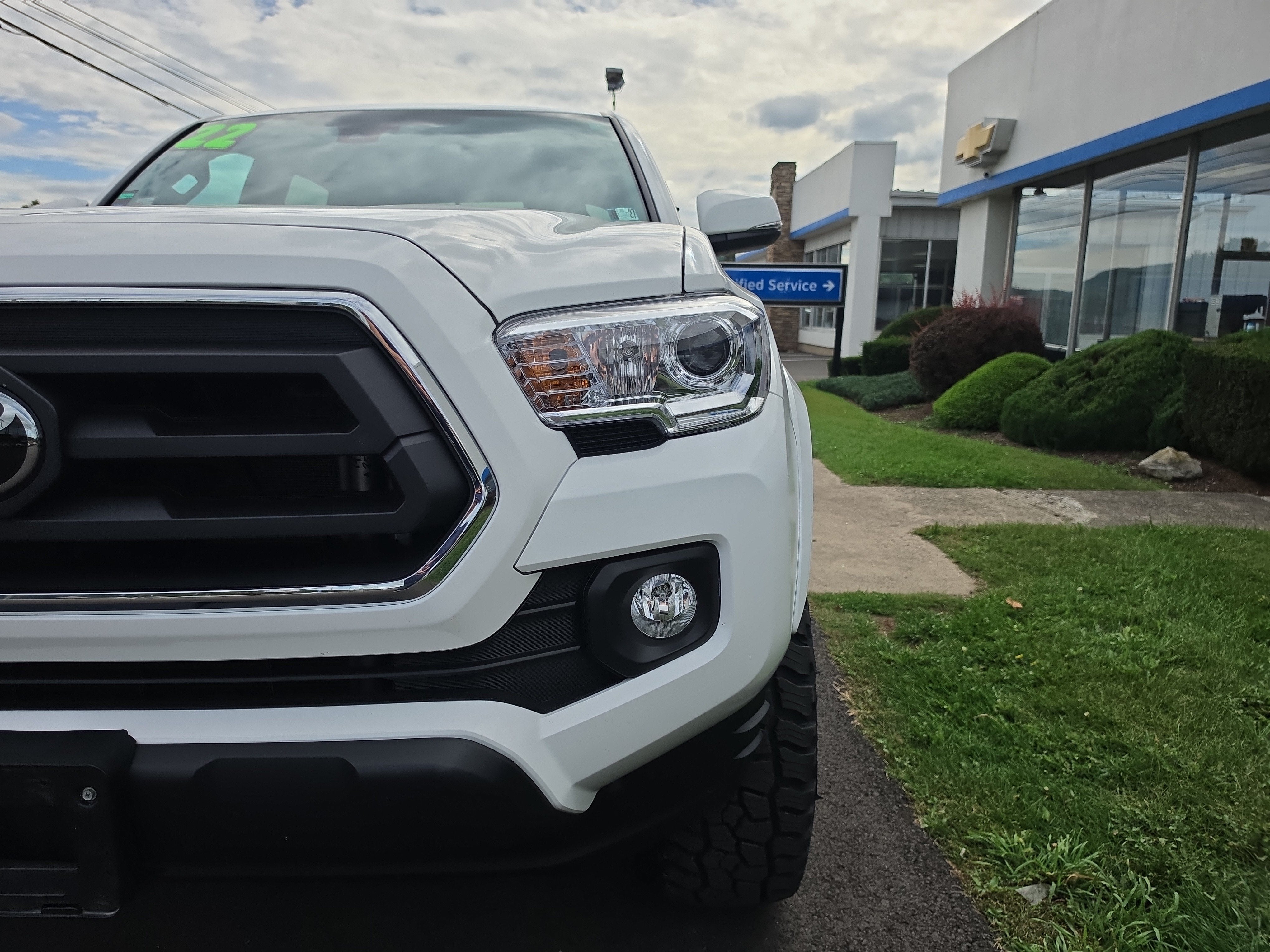 2022 Toyota Tacoma 4WD SR