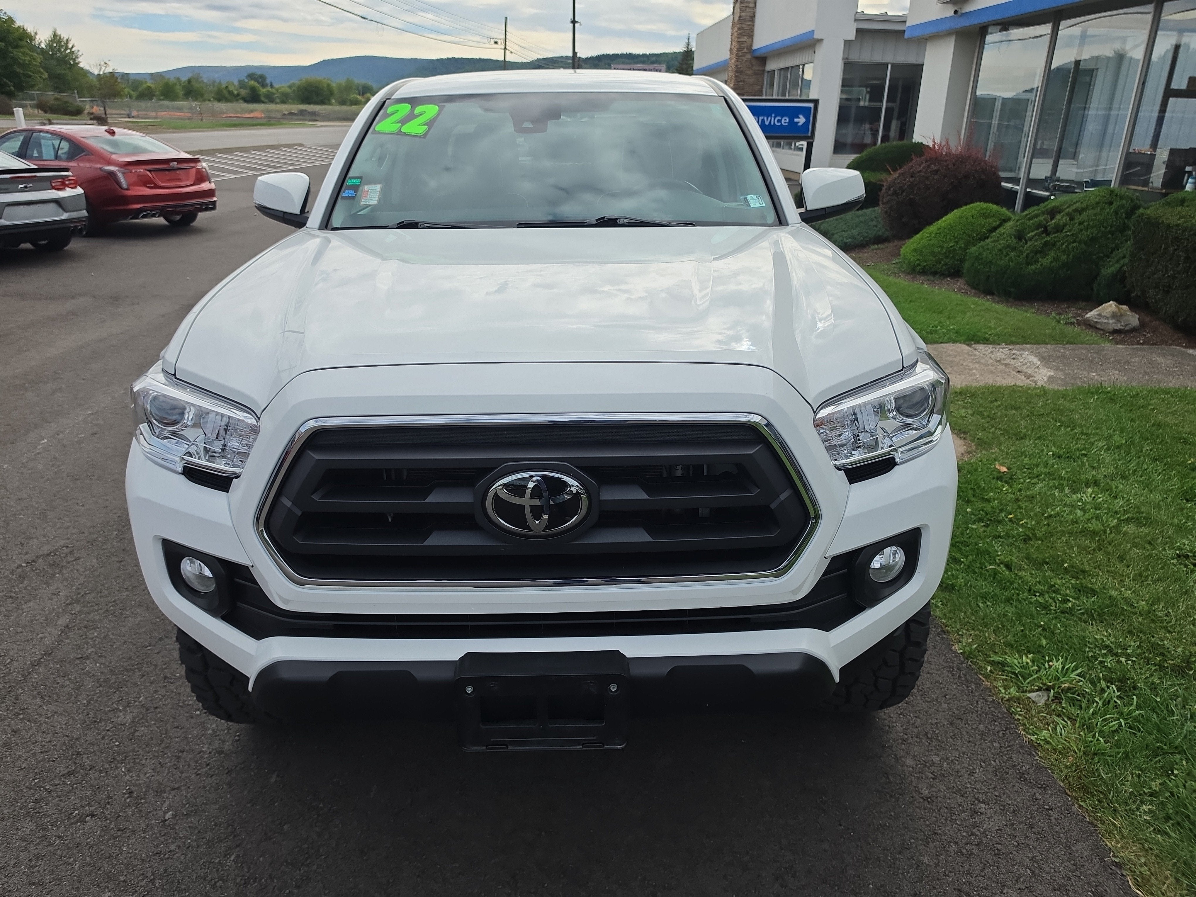 2022 Toyota Tacoma 4WD SR