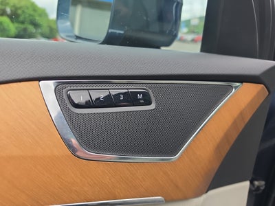 2022 Volvo XC90 Momentum