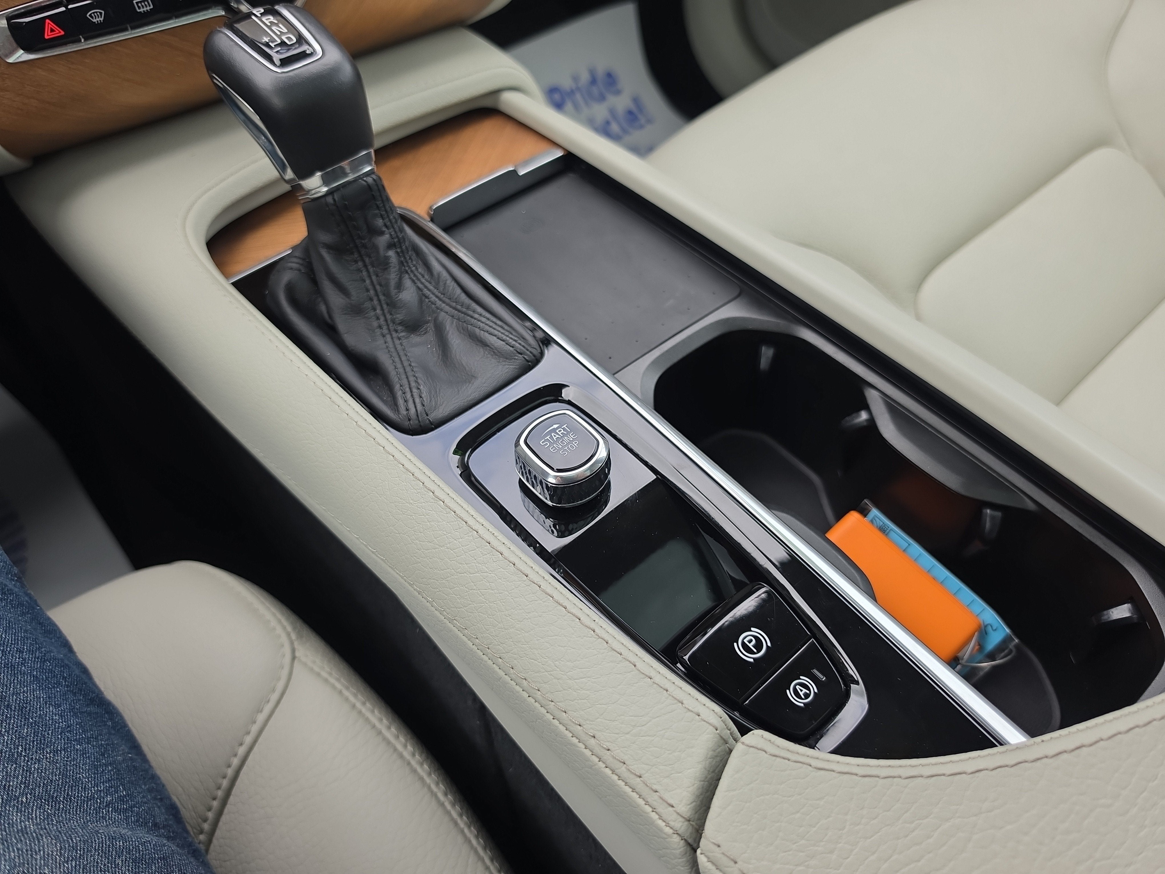 2022 Volvo XC90 Momentum