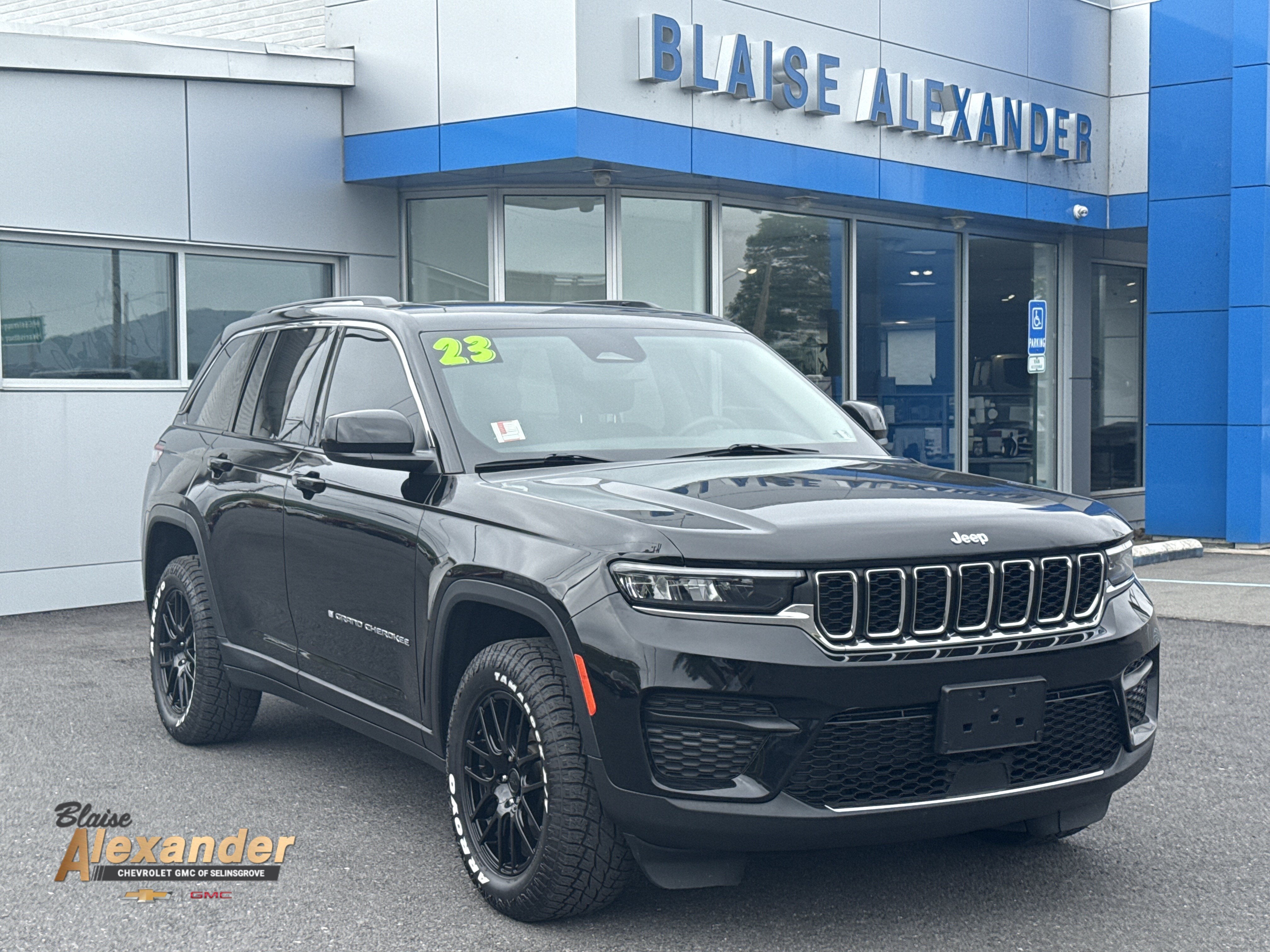 2023 Jeep Grand Cherokee Laredo