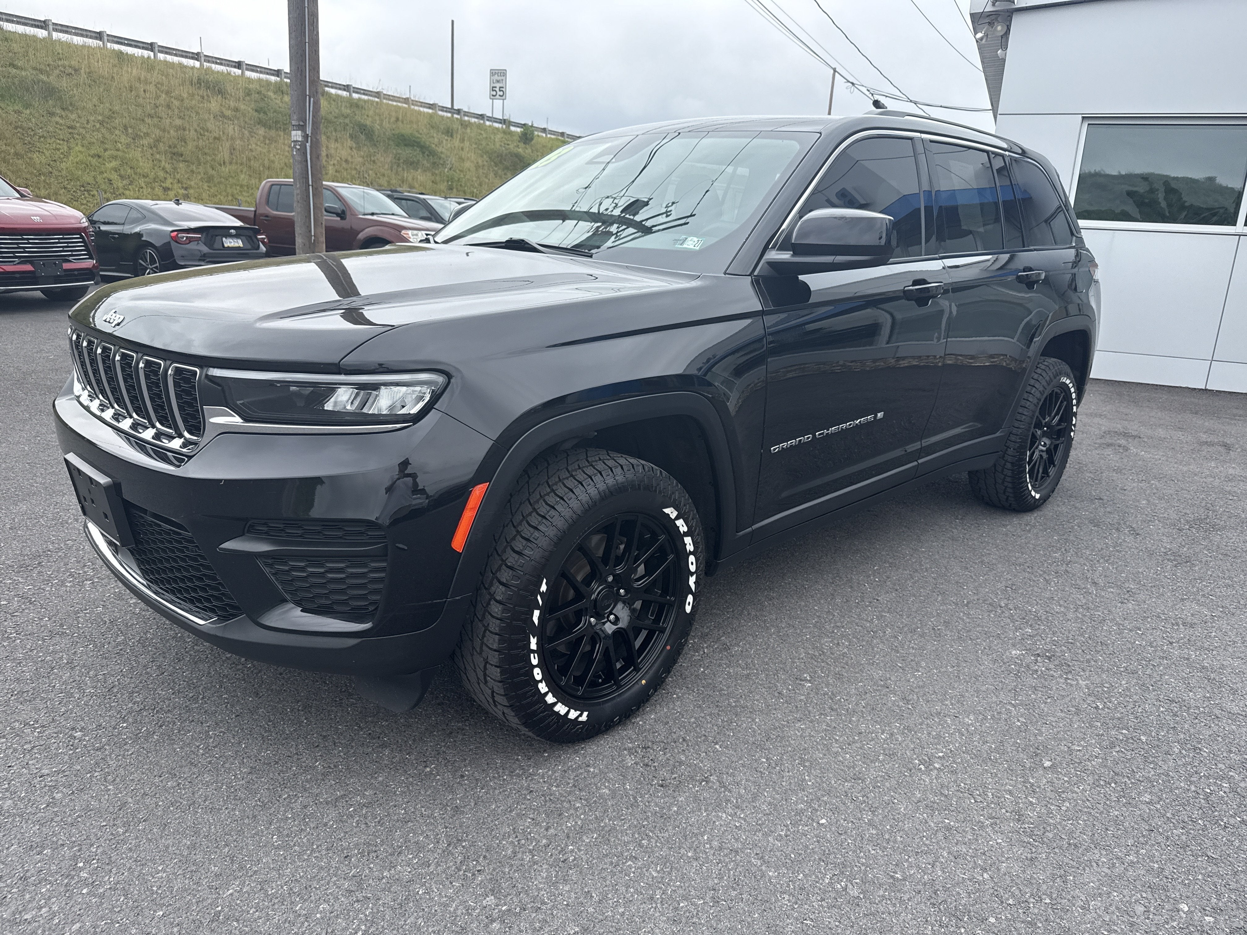 2023 Jeep Grand Cherokee Laredo
