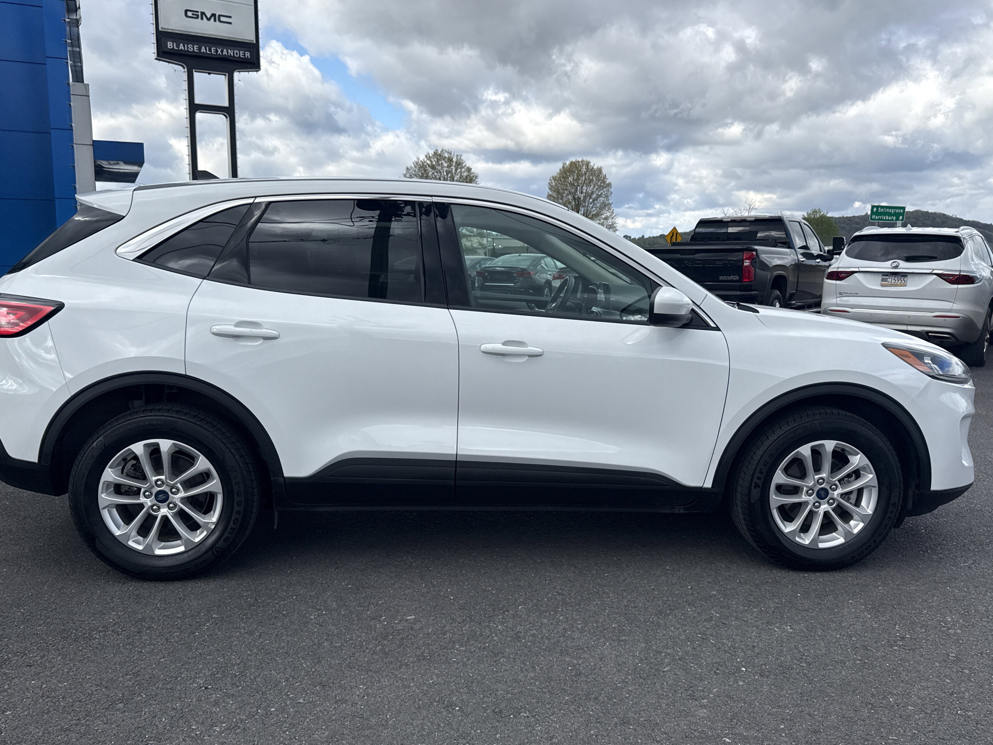 2020 Ford Escape SE