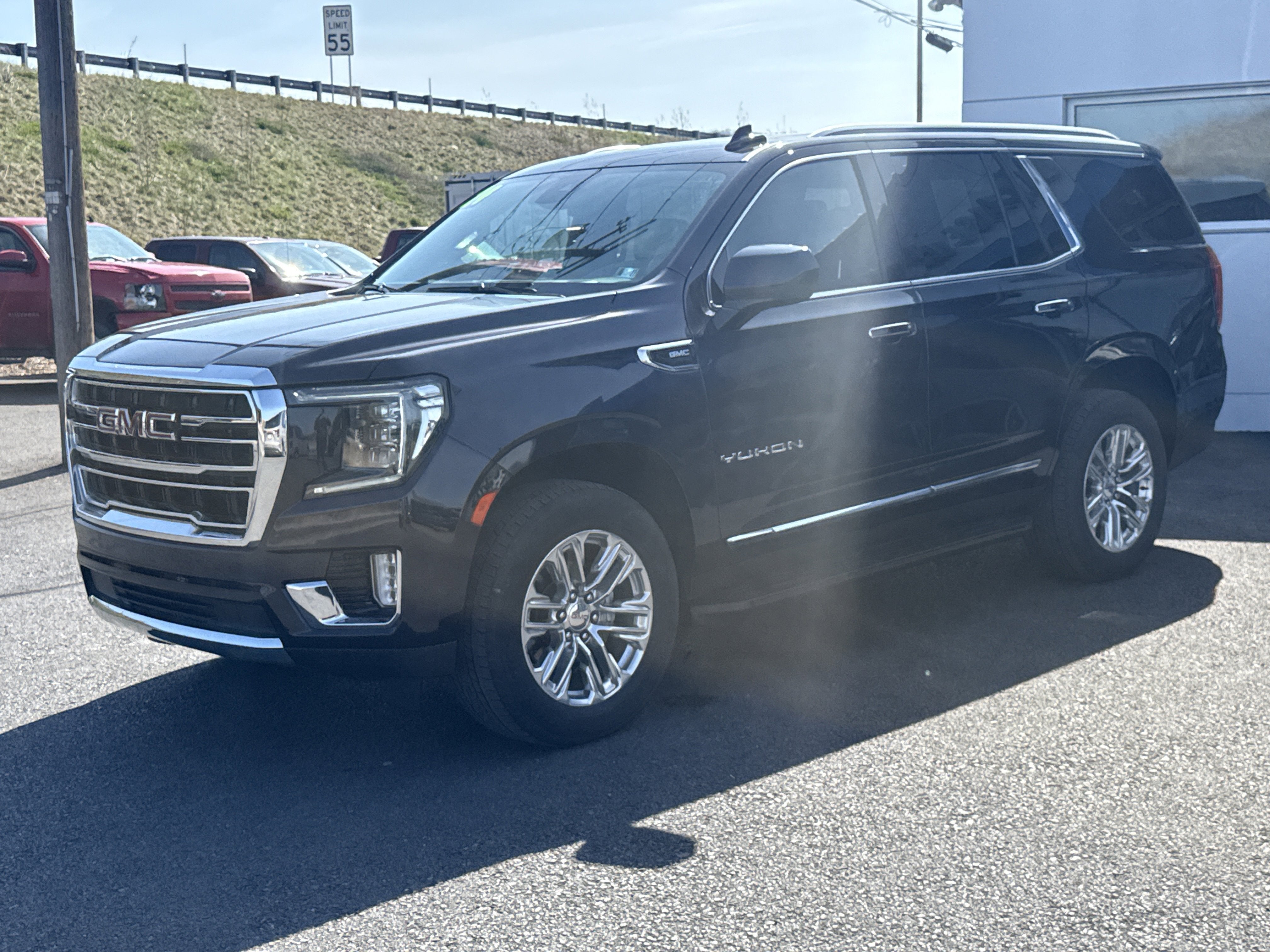2024 GMC Yukon SLT