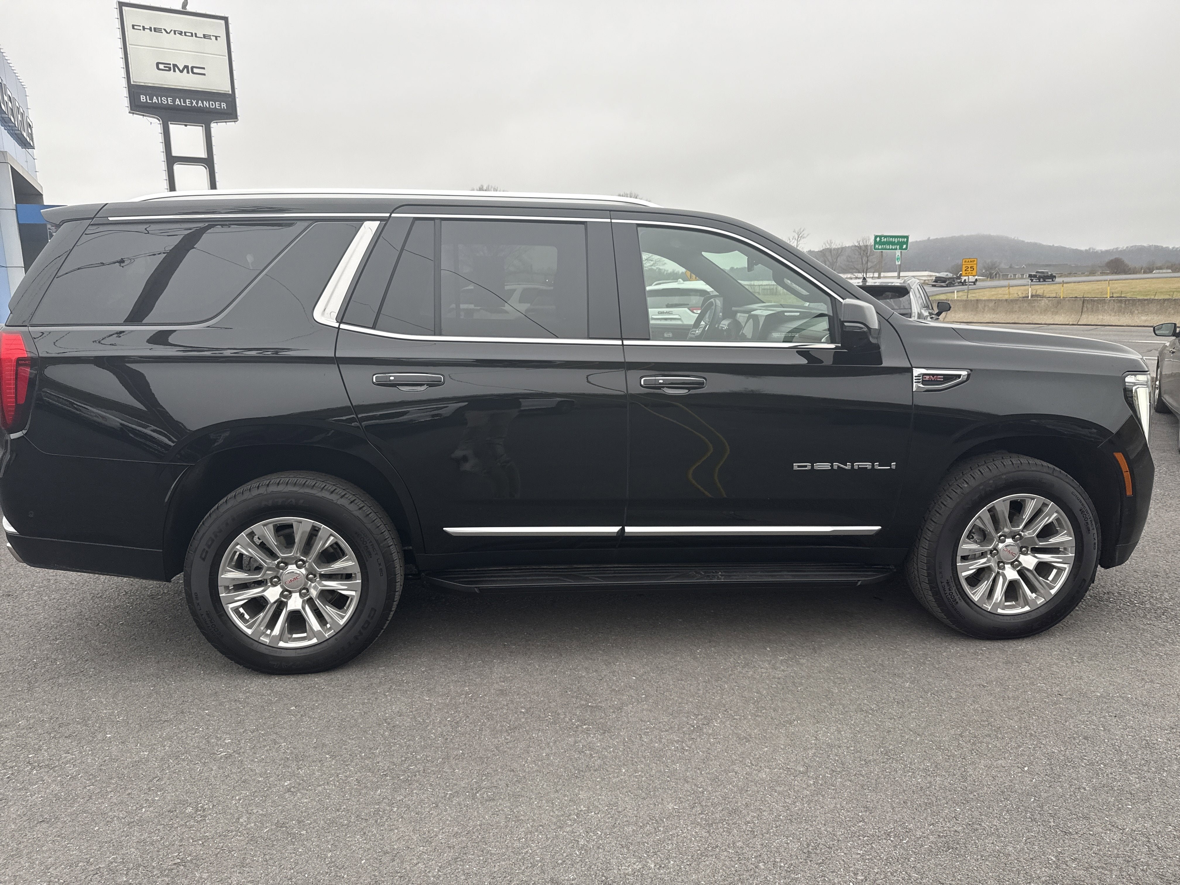 2025 GMC Yukon Denali
