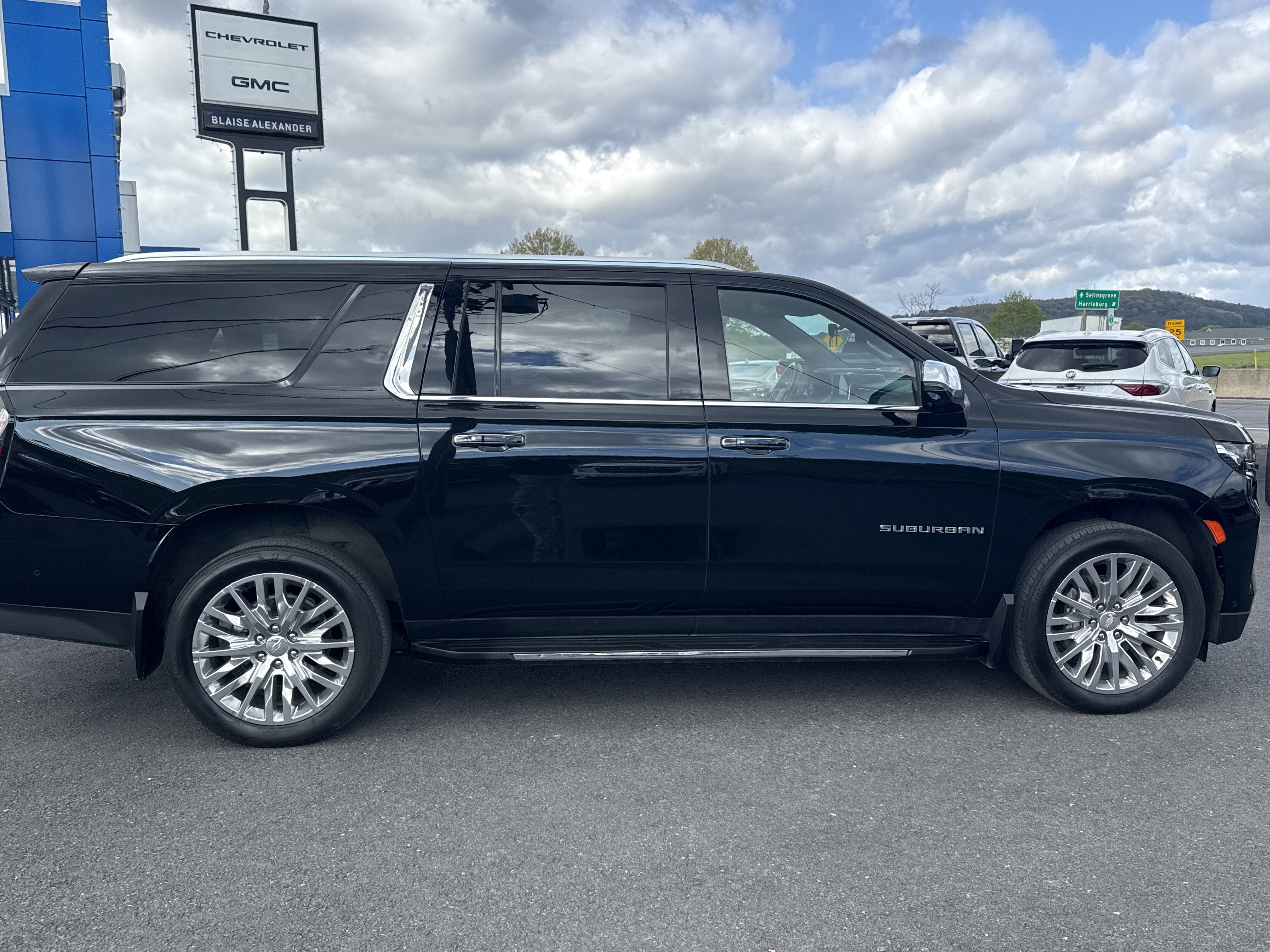 2023 Chevrolet Suburban Premier