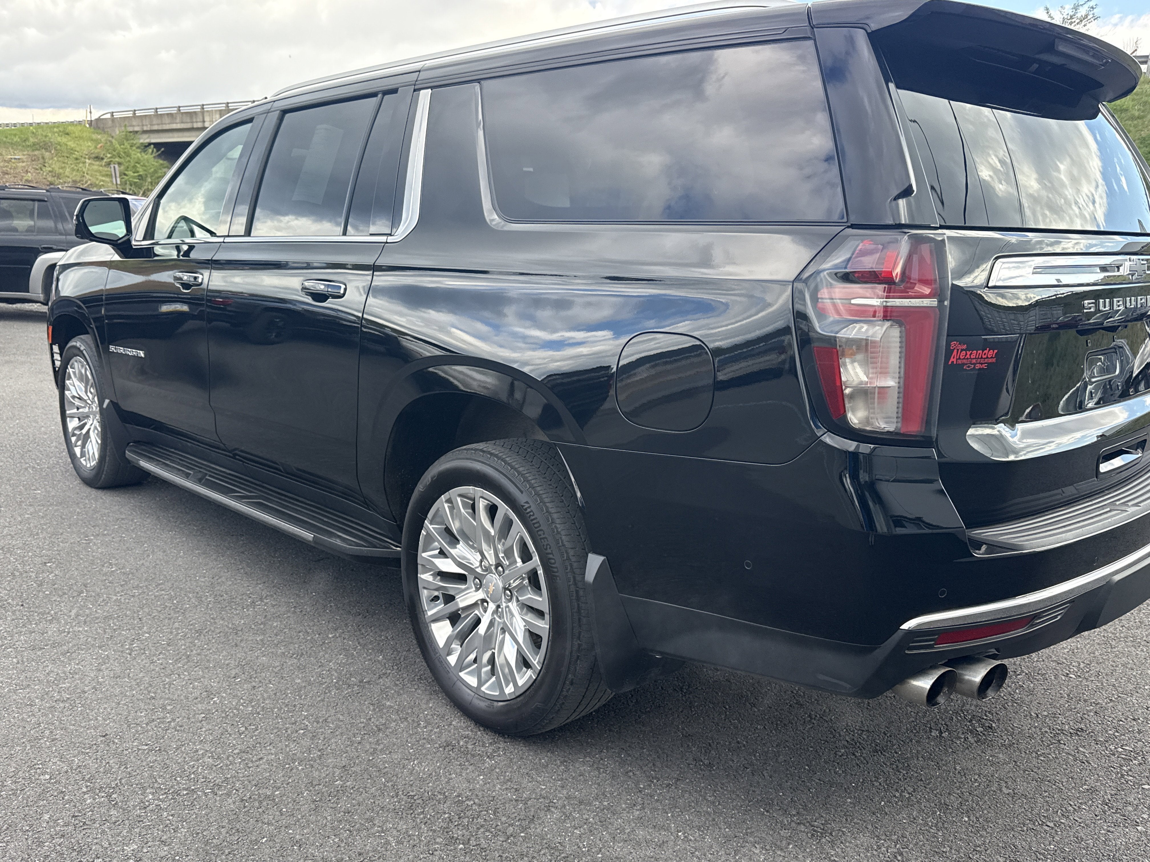 2023 Chevrolet Suburban Premier