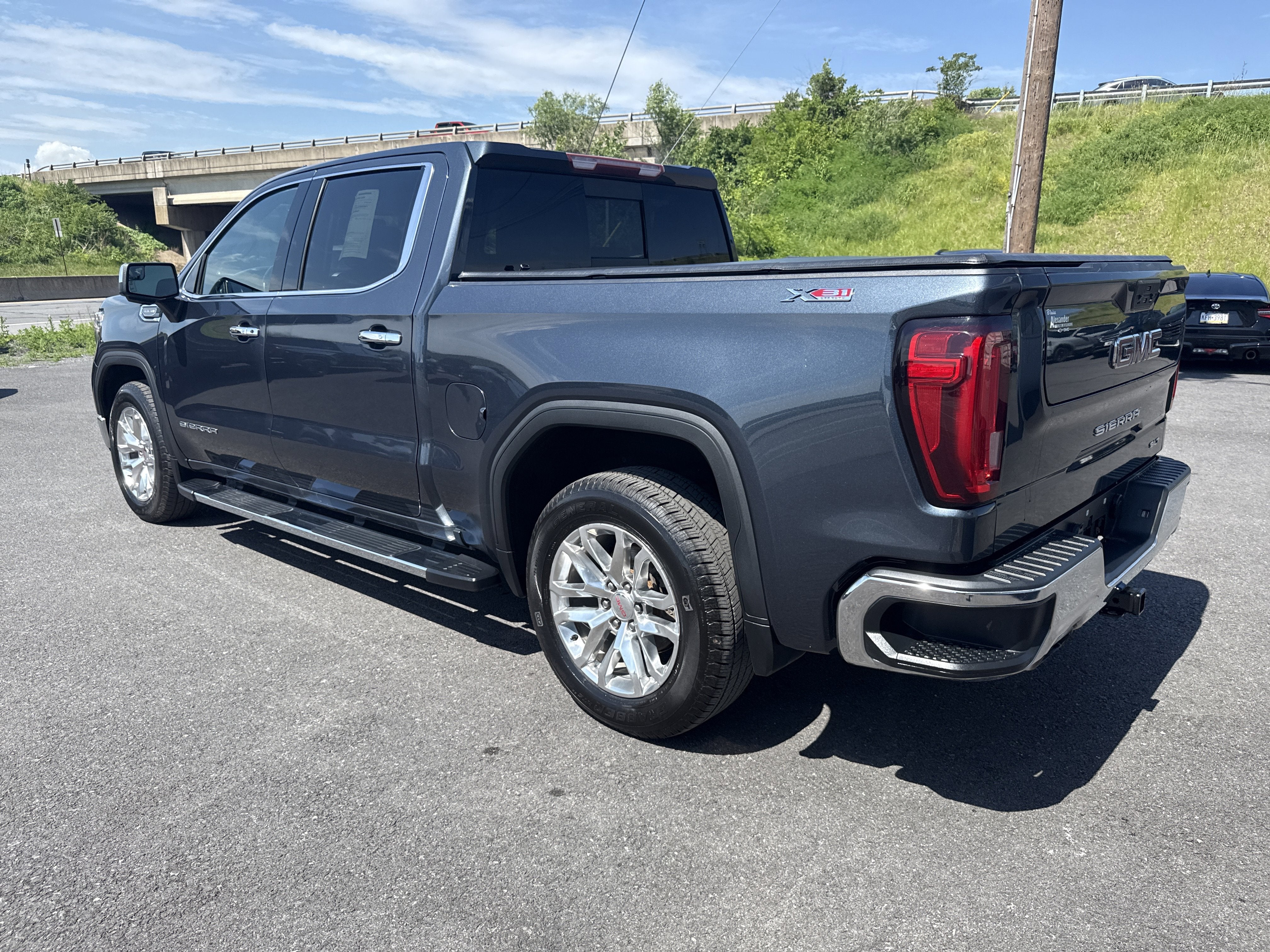 2021 GMC Sierra 1500 SLT