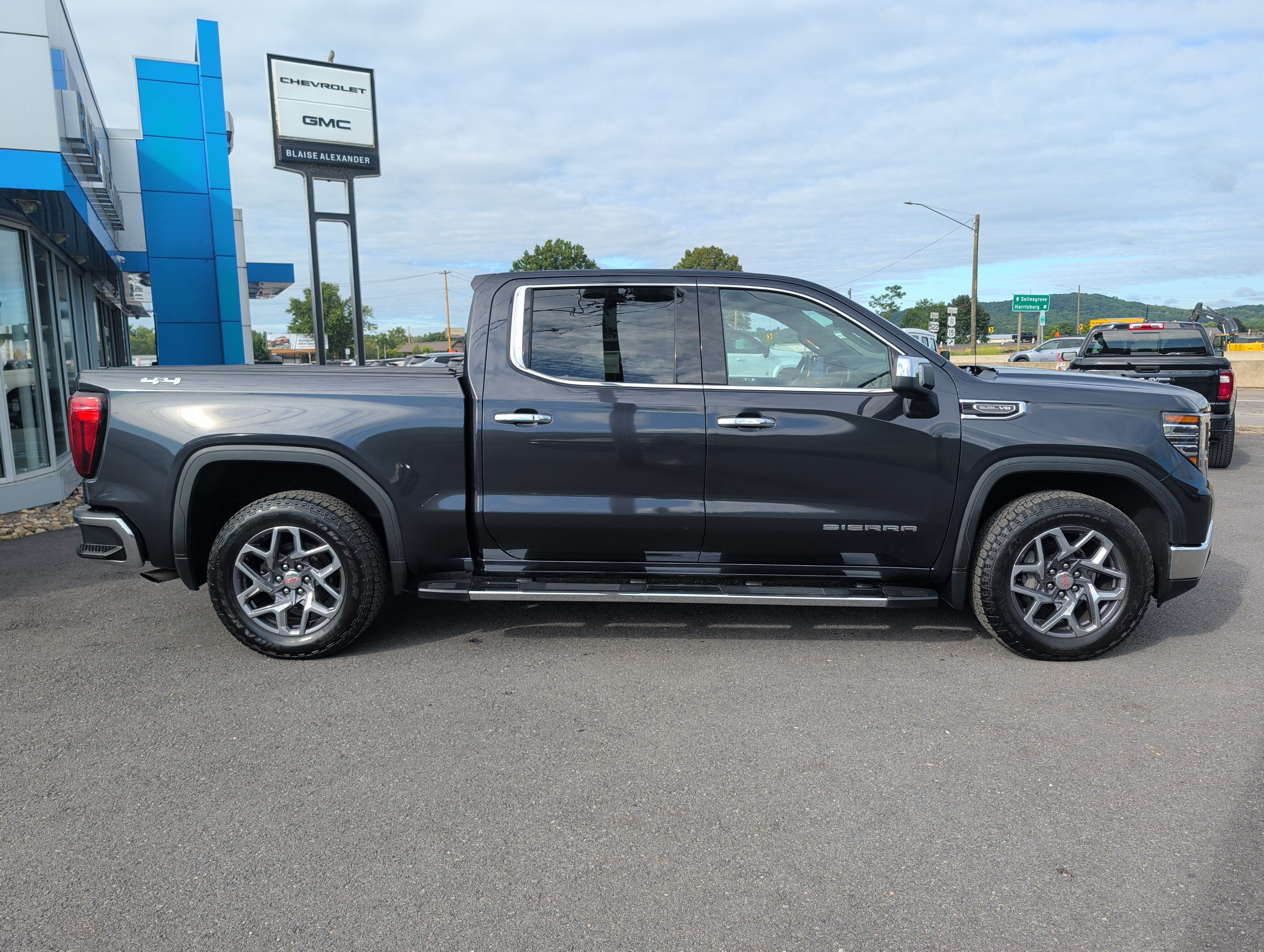2022 GMC Sierra 1500 SLT