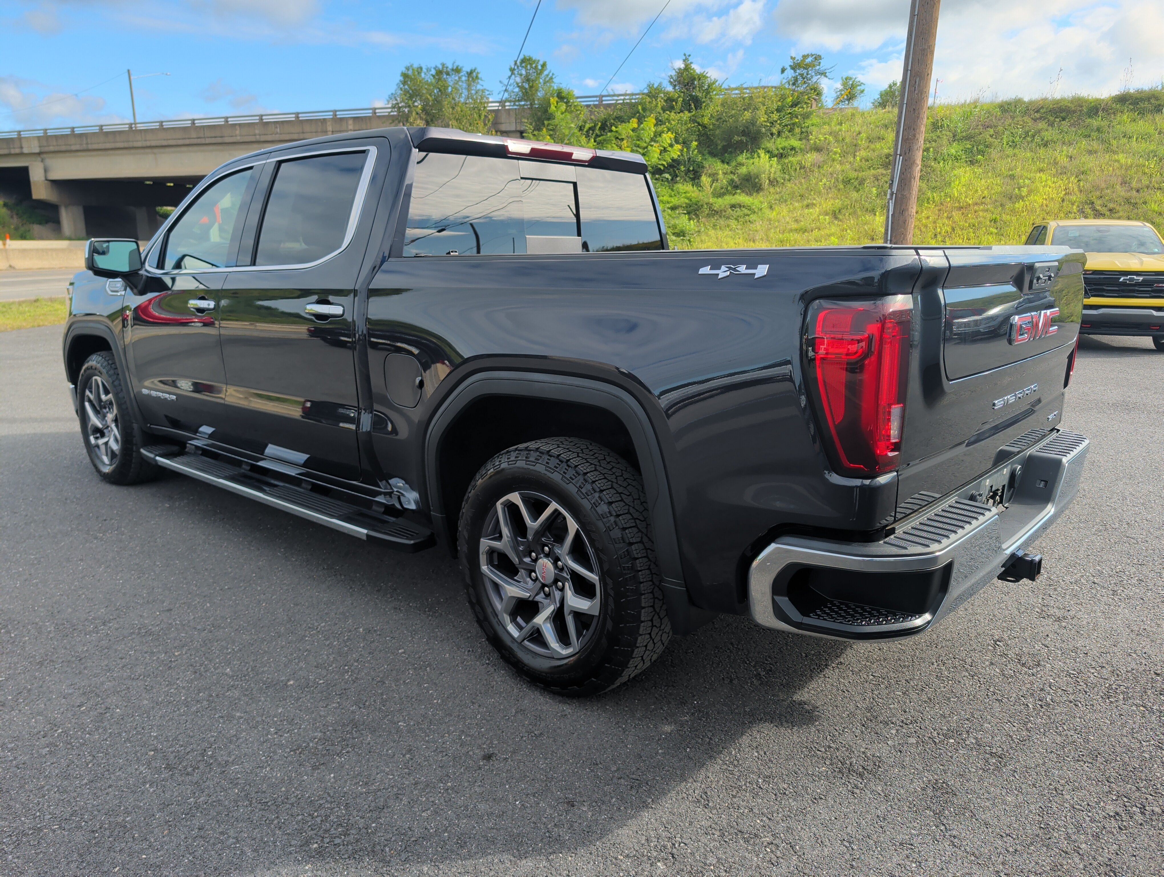 2022 GMC Sierra 1500 SLT