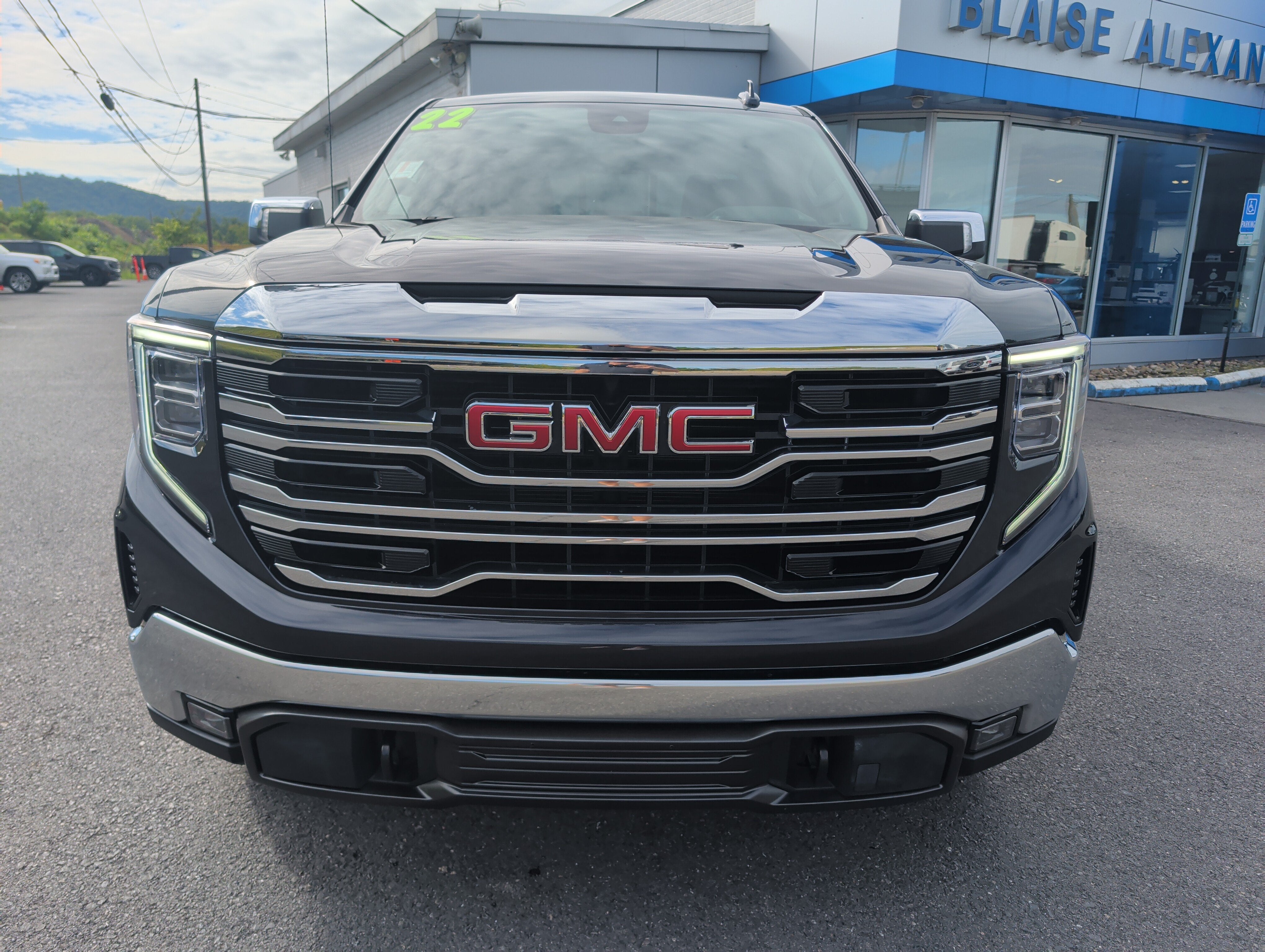 2022 GMC Sierra 1500 SLT