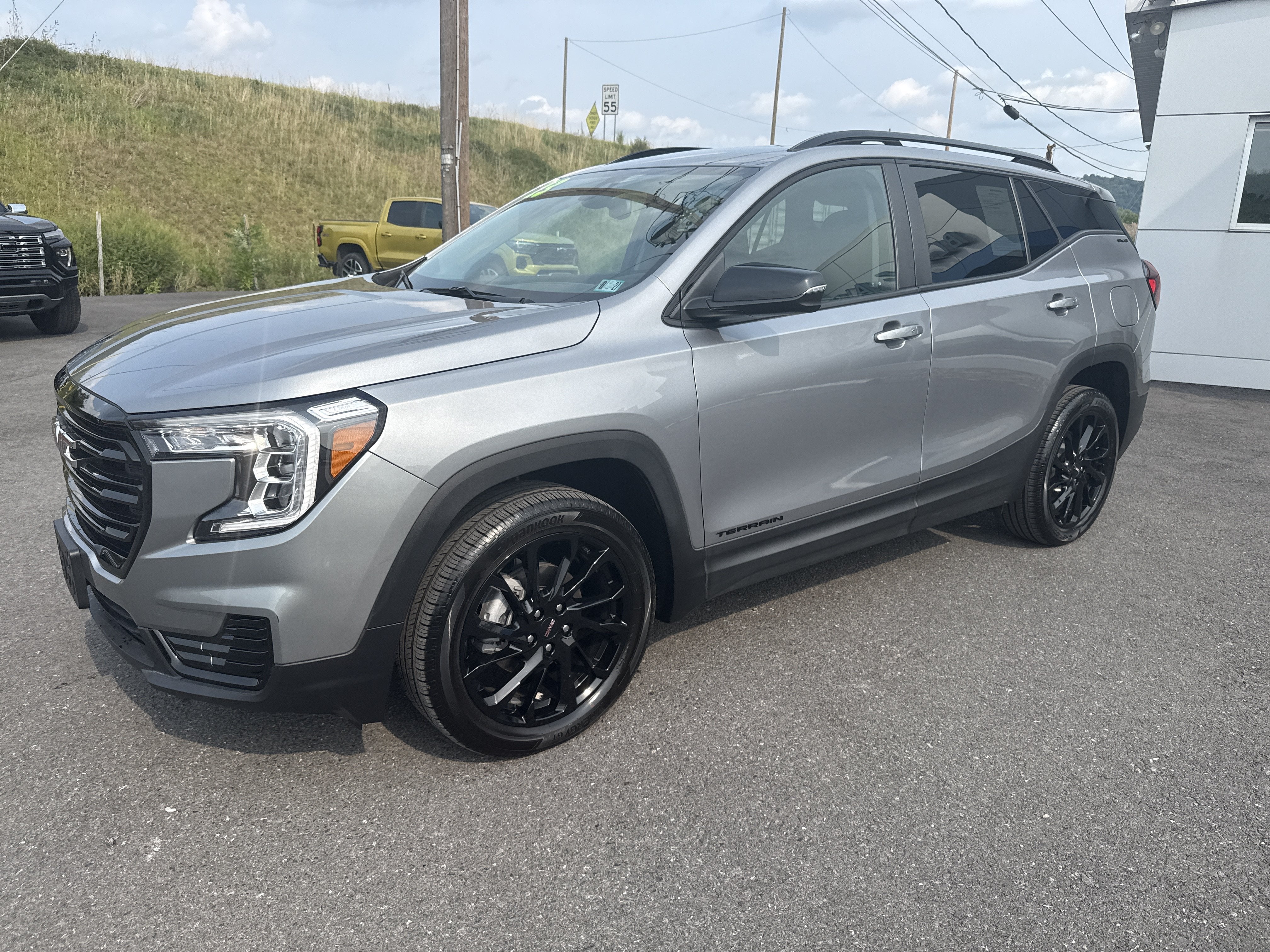 2023 GMC Terrain SLE