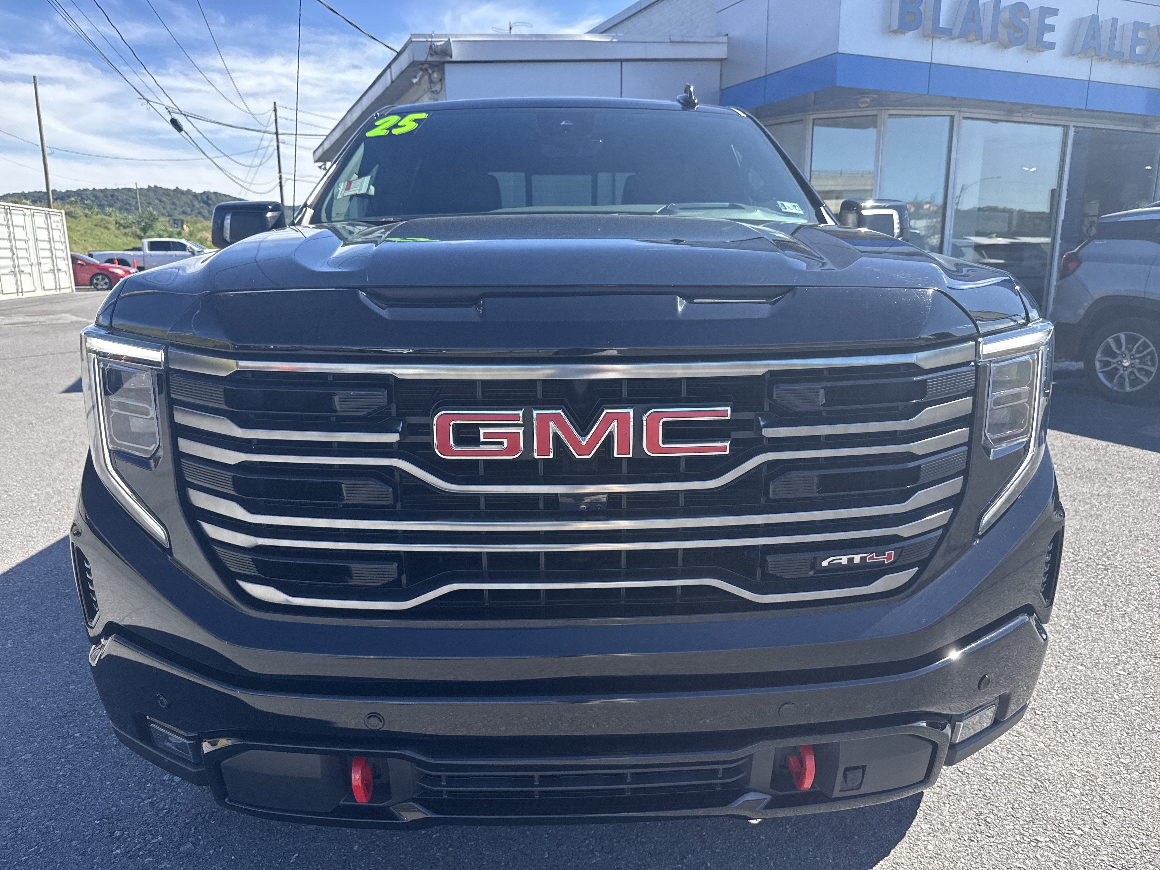 2025 GMC Sierra 1500 AT4
