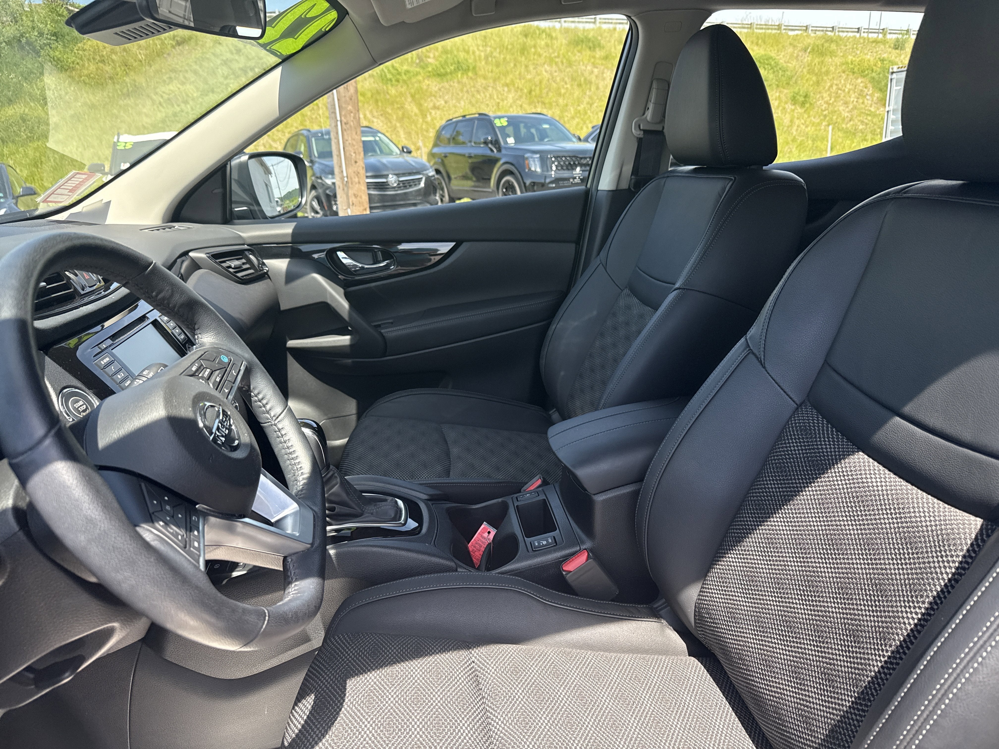 2022 Nissan Rogue Sport SV