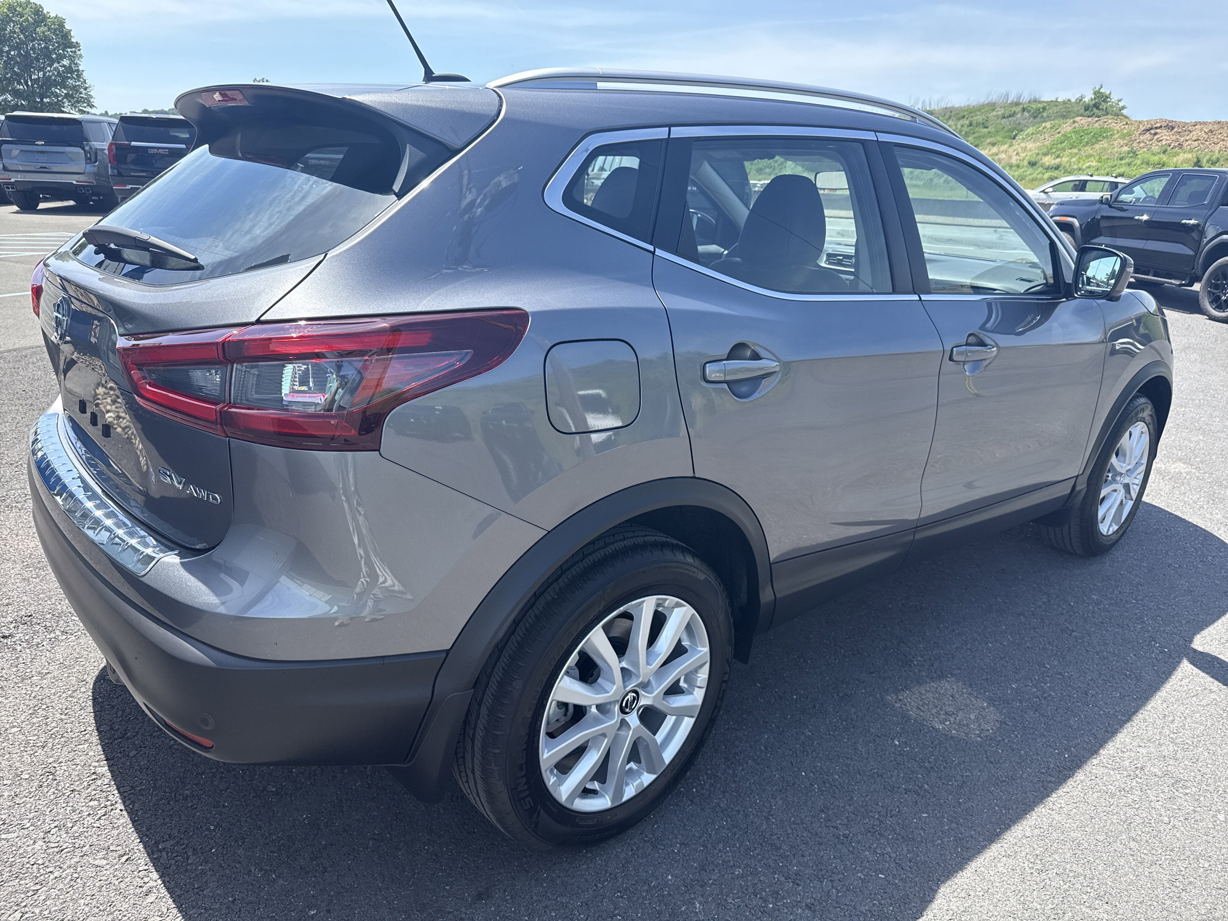 2022 Nissan Rogue Sport SV