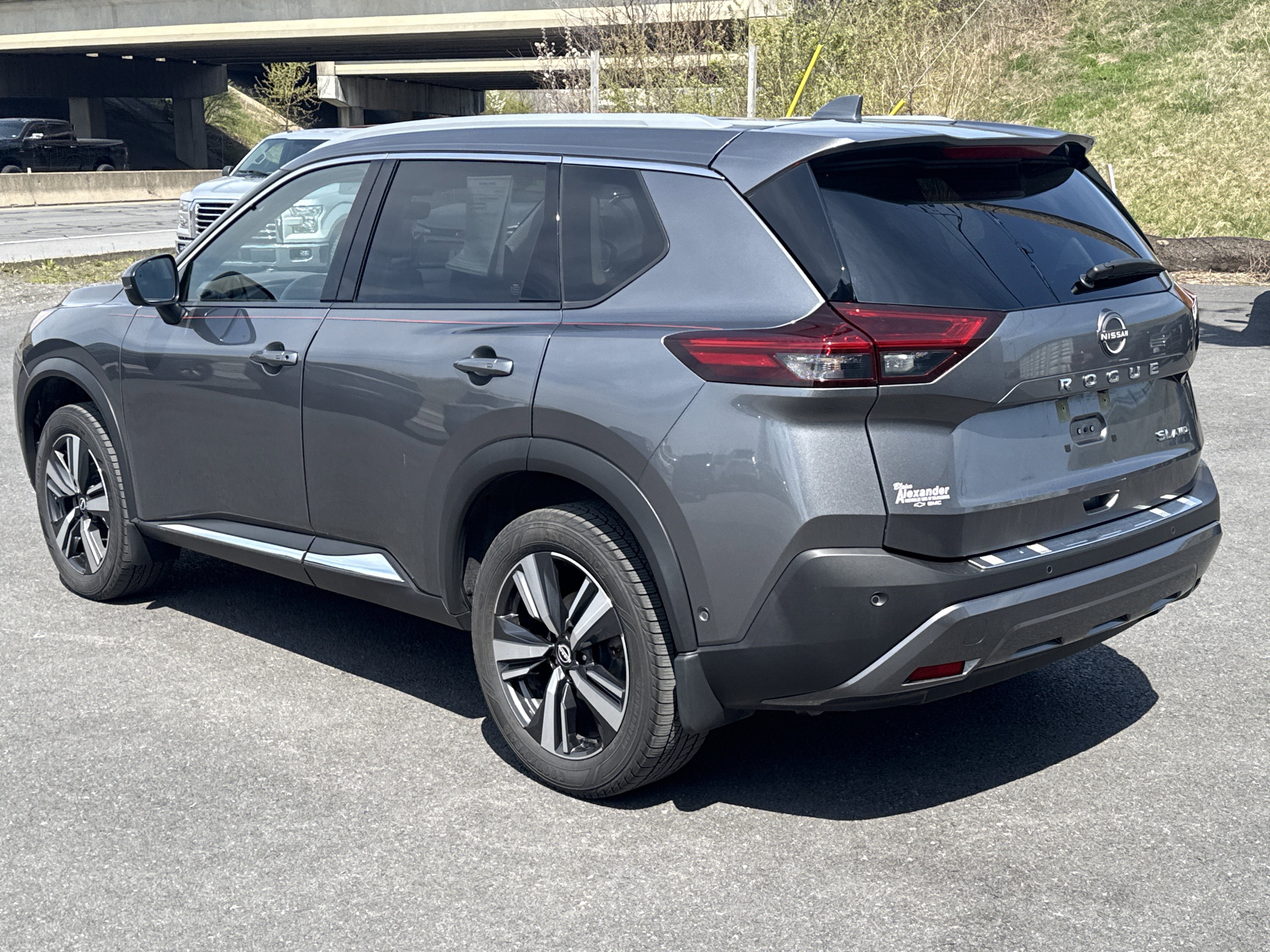 2023 Nissan Rogue SL