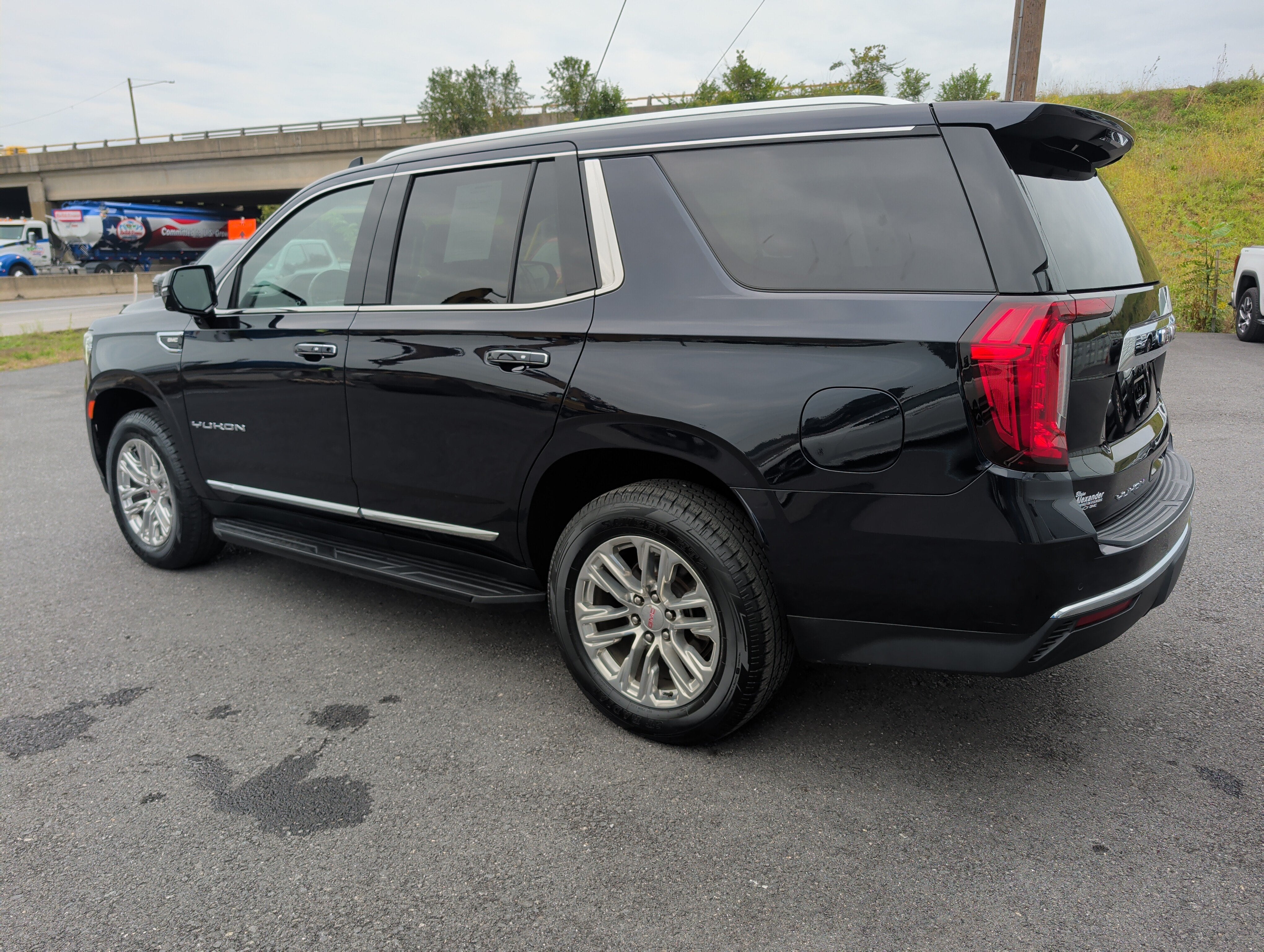 2021 GMC Yukon SLT